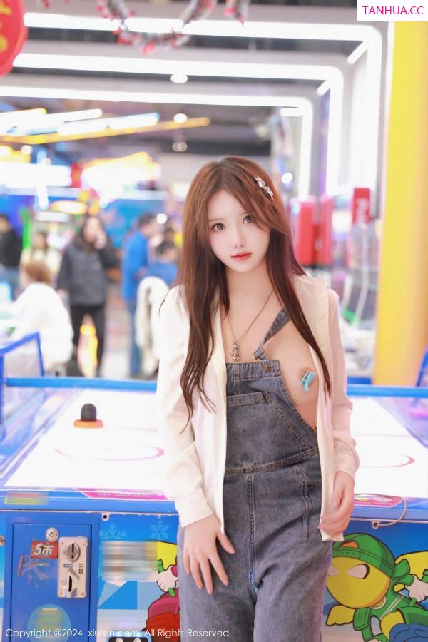   [XiuRen]高清写真图 2024.02.07 No.8087 小薯条nienie 美腿性感第26张图片